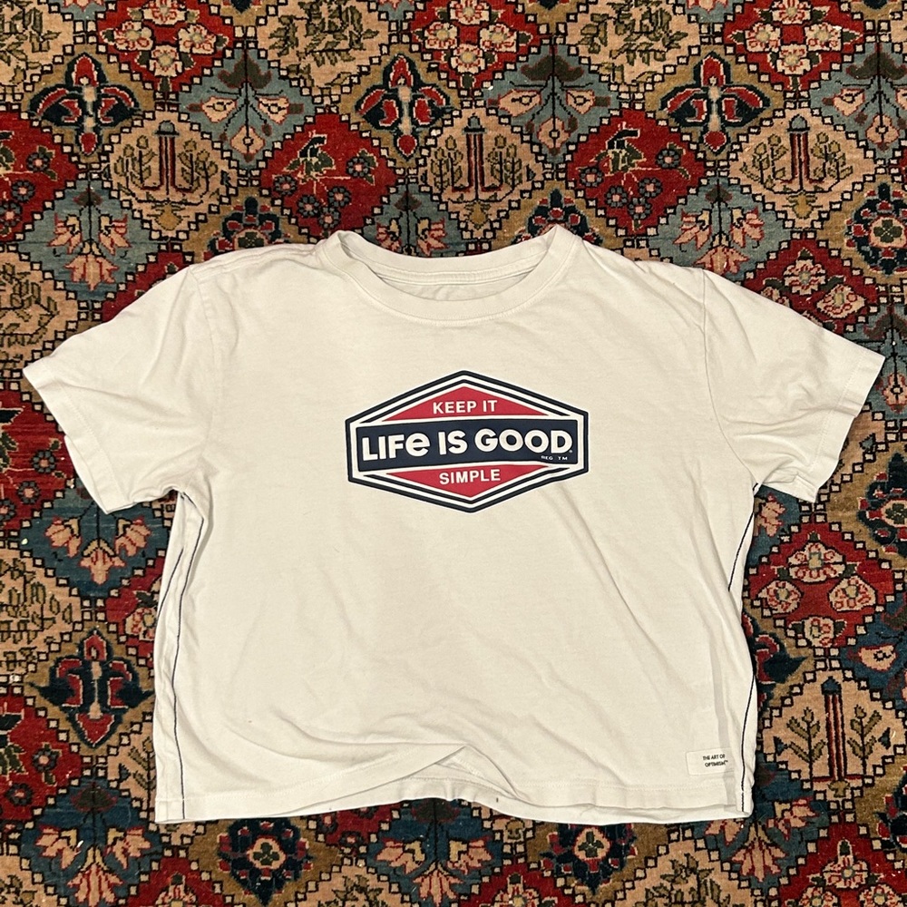 Cropped LIFE IS GOOD tee
Size: xs but fits a S and M Color: white
